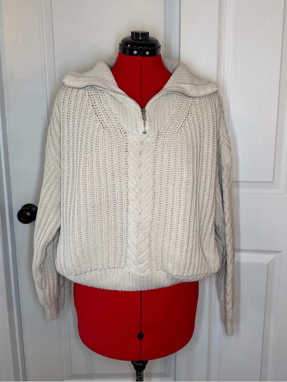 DISSH 1/4 Zip Mock Neck Cable Knit Sweater Beige Long Sleeve Women Sz 8